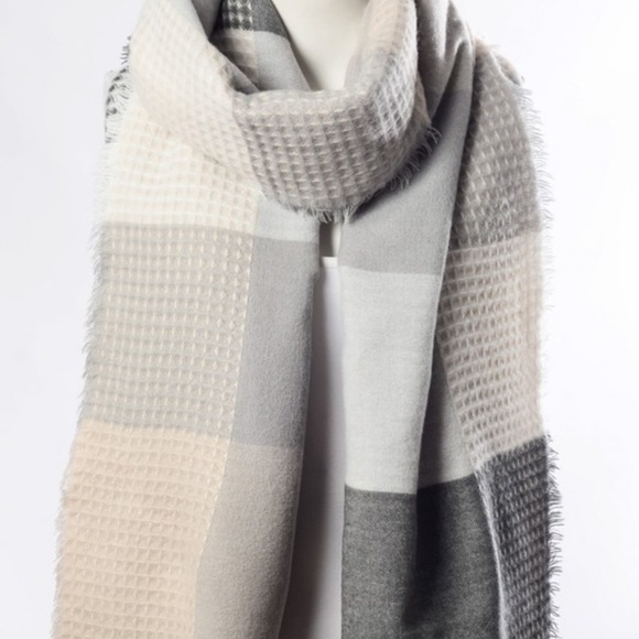 NEW Gray + Blush Pink Blanket Scarf - Picture 5 of 5